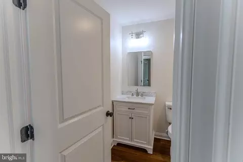 Entry Way - 121 Willow Dr, Hurlock, MD 21643 photo 7 of 12