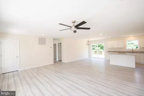 Living - 6706 Jayar Way, Hurlock, MD 21643 photo 2 of 3