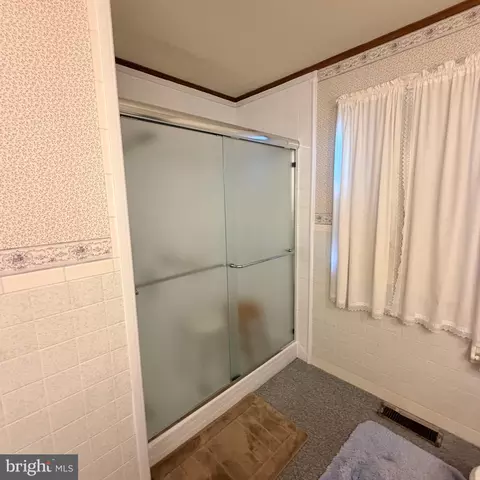 Bath - 5555 Bonnie Brook Rd, Cambridge, MD 21613 photo 2 of 2