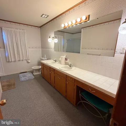 Bath - 5555 Bonnie Brook Rd, Cambridge, MD 21613 photo 1 of 2