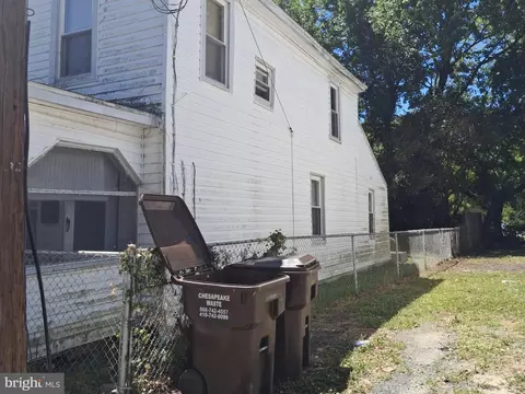Exterior - 614 Douglas St, Cambridge, MD 21613 photo 6 of 8