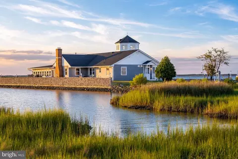 1713 Doeller Rd, Fishing Creek, MD 21634