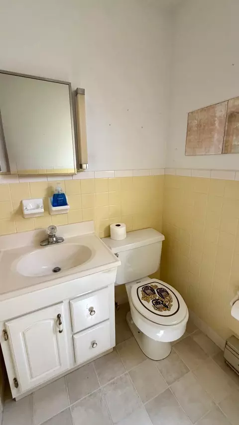 Bath - 5453 Casson Neck Rd, Cambridge, MD 21613 photo 2 of 3