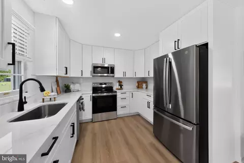 Kitchen - 6910 Quail Run, Hurlock, MD 21643 photo 3 of 3