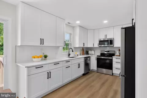 Kitchen - 6910 Quail Run, Hurlock, MD 21643 photo 2 of 3