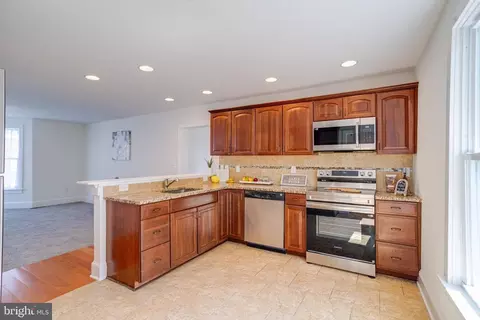 Kitchen - 201 Wrights Ave, Hurlock, MD 21643 photo 2 of 2