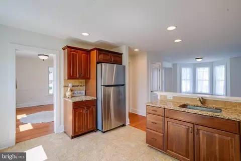 Entry Way - 201 Wrights Ave, Hurlock, MD 21643 photo 5 of 6