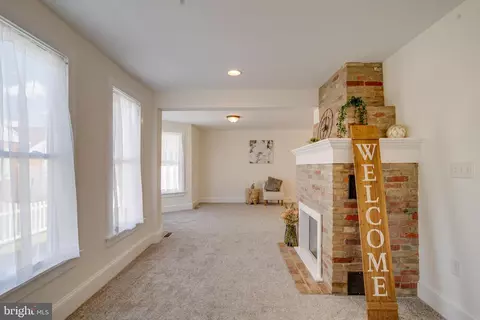 Living - 201 Wrights Ave, Hurlock, MD 21643 photo 2 of 11