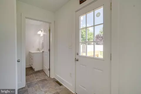 Entry Way - 201 Wrights Ave, Hurlock, MD 21643 photo 6 of 6