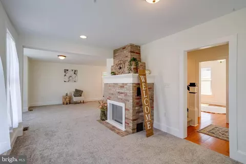 Living - 201 Wrights Ave, Hurlock, MD 21643 photo 3 of 11