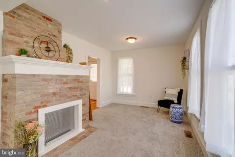 Living - 201 Wrights Ave, Hurlock, MD 21643 photo 5 of 11