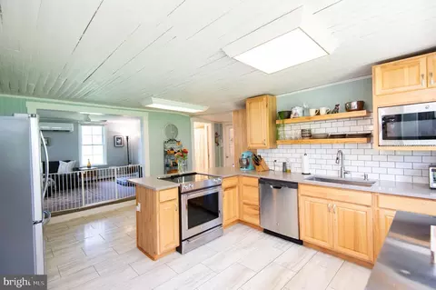 Kitchen - 885 Hudson Rd, Cambridge, MD 21613 photo 1 of 2