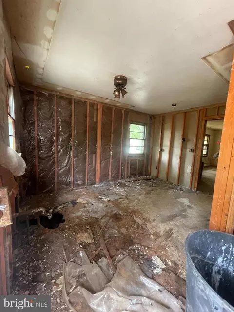 Entry Way - 104 Linthicum Dr, Cambridge, MD 21613 photo 1 of 5