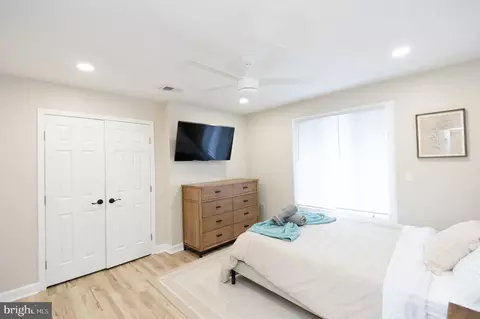 Bedroom - 1001 Wagner Point Rd, Cambridge, MD 21613 photo 1 of 19