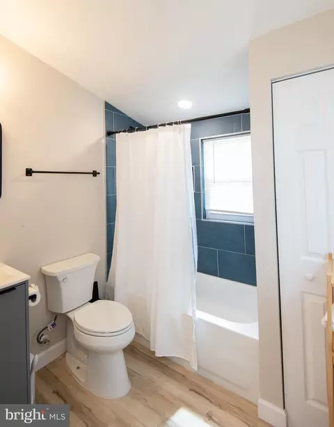 Bath - 1001 Wagner Point Rd, Cambridge, MD 21613 photo 6 of 7