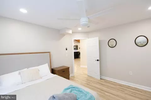 Bedroom - 1001 Wagner Point Rd, Cambridge, MD 21613 photo 3 of 19