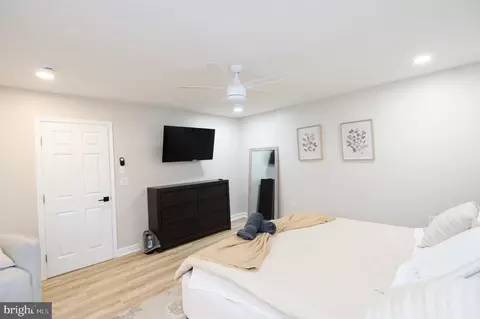 Bedroom - 1001 Wagner Point Rd, Cambridge, MD 21613 photo 9 of 19