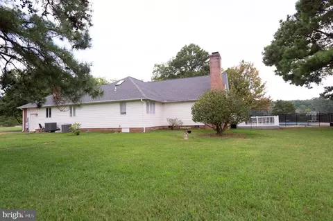 Exterior - 1001 Wagner Point Rd, Cambridge, MD 21613 photo 8 of 16