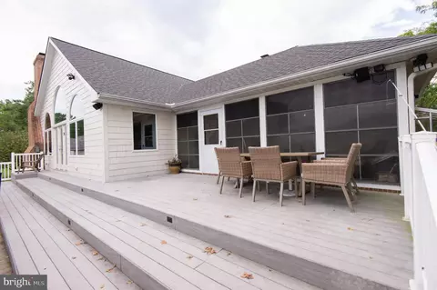 Exterior - 1001 Wagner Point Rd, Cambridge, MD 21613 photo 10 of 16