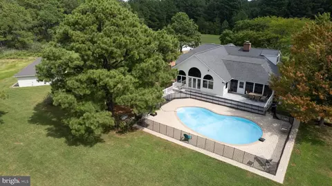 Exterior - 1001 Wagner Point Rd, Cambridge, MD 21613 photo 2 of 16