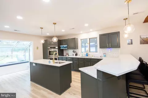 Kitchen - 1001 Wagner Point Rd, Cambridge, MD 21613 photo 1 of 5