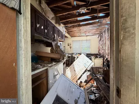 Entry Way - 703 High St, Cambridge, MD 21613 photo 2 of 2