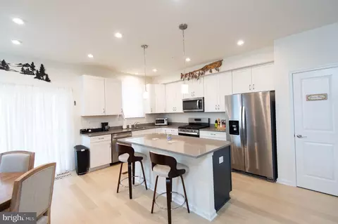 Kitchen - 334 Shipyard Dr, Cambridge, MD 21613 photo 1 of 1