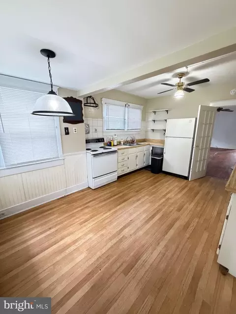 Kitchen - 207 Killarney Rd, Cambridge, MD 21613 photo 1 of 3
