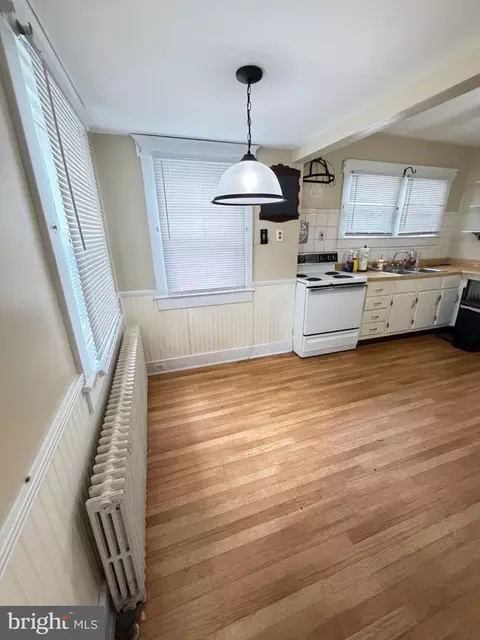 Kitchen - 207 Killarney Rd, Cambridge, MD 21613 photo 2 of 3