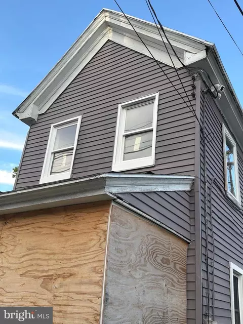 Exterior - 526 Pine St, Cambridge, MD 21613 photo 2 of 6