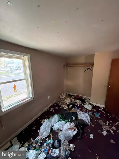 Bedroom - 526 Pine St, Cambridge, MD 21613 photo 2 of 2