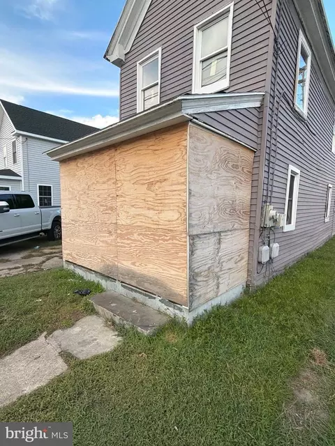 Exterior - 526 Pine St, Cambridge, MD 21613 photo 4 of 6