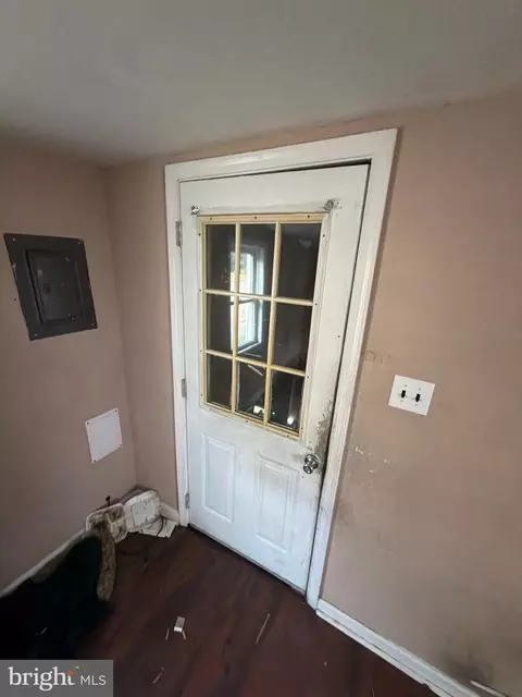 Entry Way - 526 Pine St, Cambridge, MD 21613 photo 17 of 17