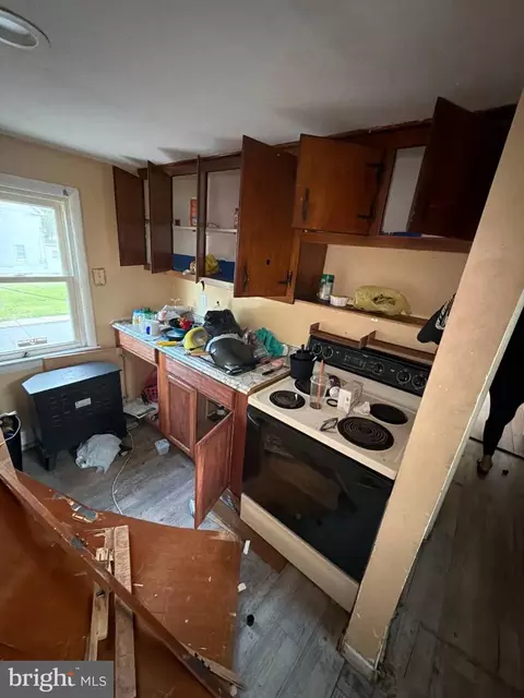 Entry Way - 526 Pine St, Cambridge, MD 21613 photo 2 of 17