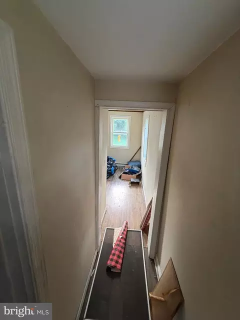 Entry Way - 526 Pine St, Cambridge, MD 21613 photo 7 of 17