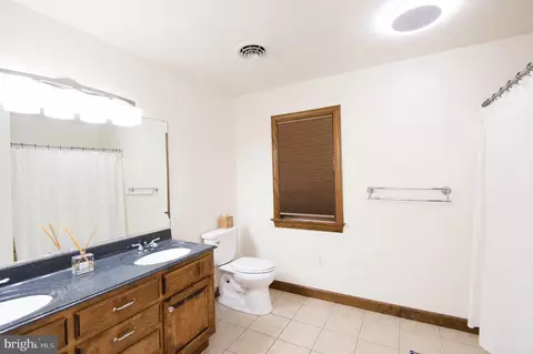 Bath - 1507 Deep Water Rd, Woolford, MD 21677 photo 1 of 3