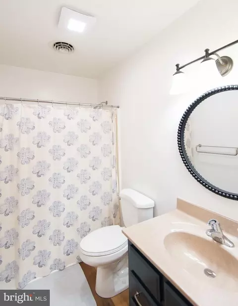 Bath - 1507 Deep Water Rd, Woolford, MD 21677 photo 2 of 3