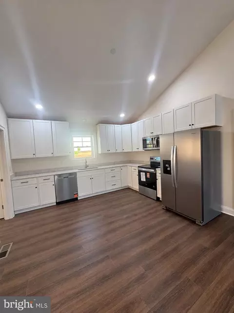 Kitchen - 118 Willow Dr, Hurlock, MD 21643 photo 1 of 2
