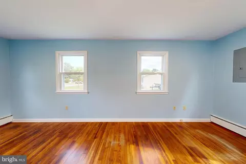 Living - 5303 Spring Dr, Cambridge, MD 21613 photo 4 of 4
