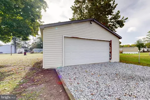 Exterior - 5303 Spring Dr, Cambridge, MD 21613 photo 5 of 6
