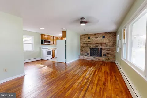 Living - 5303 Spring Dr, Cambridge, MD 21613 photo 1 of 4