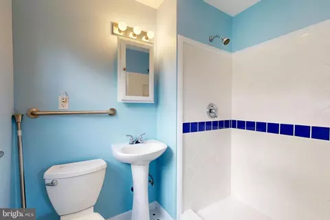 Bath - 5303 Spring Dr, Cambridge, MD 21613 photo 1 of 1