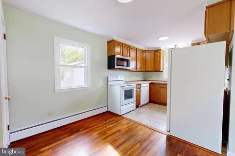 Kitchen - 5303 Spring Dr, Cambridge, MD 21613 photo 1 of 2