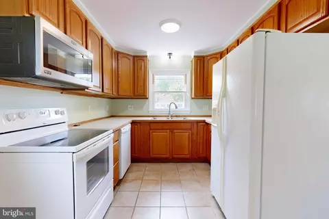 Kitchen - 5303 Spring Dr, Cambridge, MD 21613 photo 2 of 2