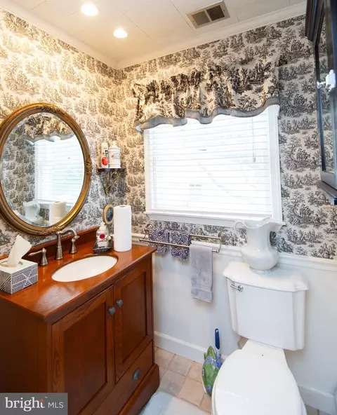 Bath - 409 Talbot Ave, Cambridge, MD 21613 photo 3 of 3