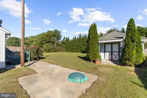 Exterior - 4306 E Pheasant Dr, Hurlock, MD 21643 photo 4 of 5