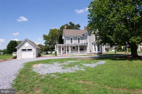 2 S Main St, East New Market, MD 21631