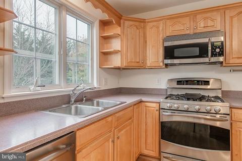 1009 Bexhill Dr, Frederick, MD 21702 photo 10