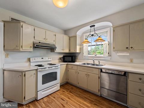 195 Upper College Ter, Frederick, MD 21701 photo 15