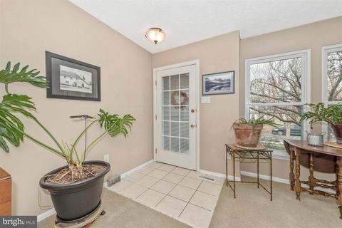 584 Chukkar Ct, Frederick, MD 21703 photo 3